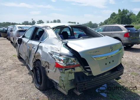 2015 Nissan Altima 2.5 S z USA, uszkodzony, nr VIN 1N4AL3AP6FN326895